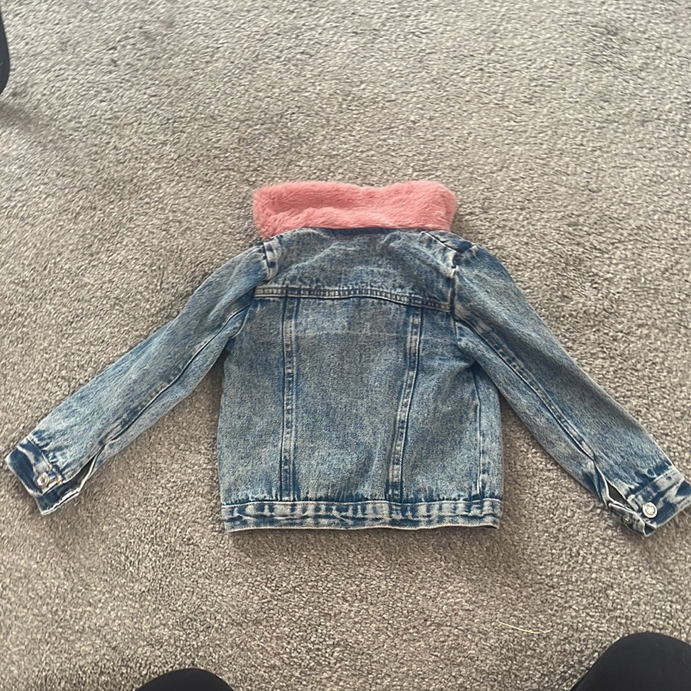 ❤️Jean Jacket❤️ - Picture 3 of 5